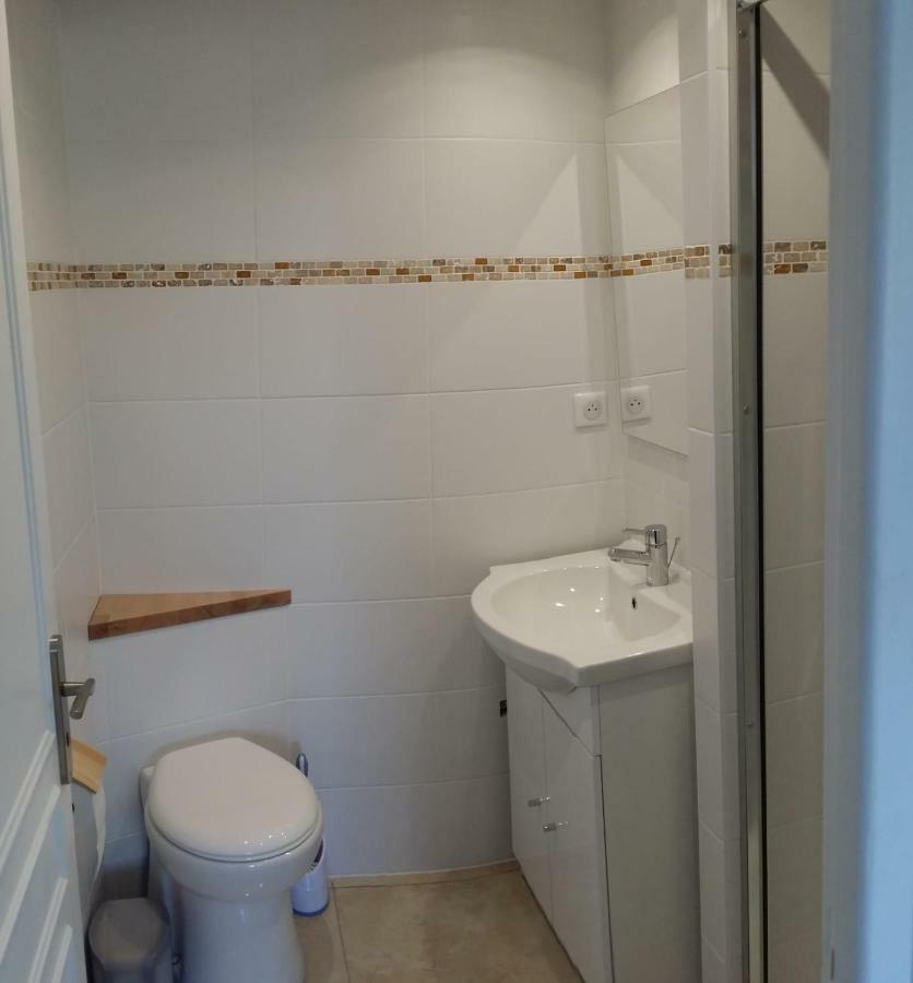 Maisonnette Bois Flottes Salles  Exterior photo